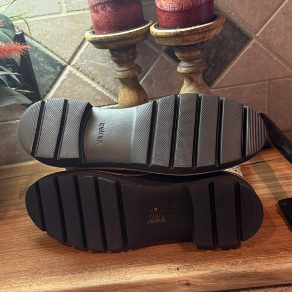 Women's Aetrex Margot - Taupe - 9.5 - Excellent Condition/Like New without box - Picture 11 of 11